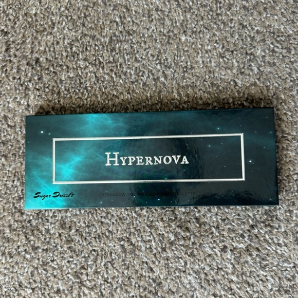 Sugar Drizzle "Hypernova" eyeshadow palette - Picture 2 of 9